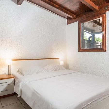 Rona Holiday Home Ana Пореч Екстериор снимка