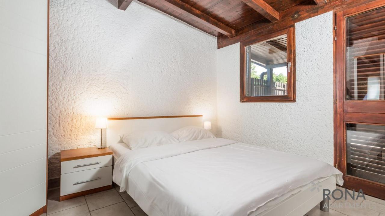 Rona Holiday Home Ana Пореч Екстериор снимка