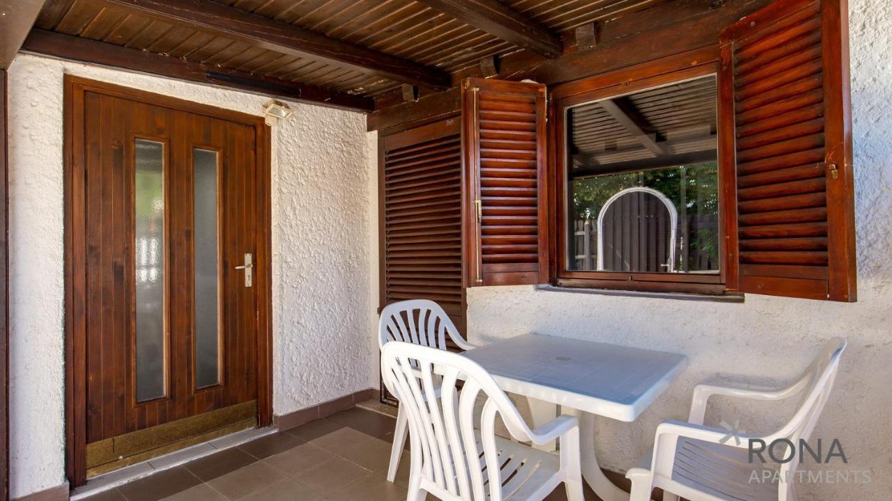 Rona Holiday Home Ana Пореч Екстериор снимка