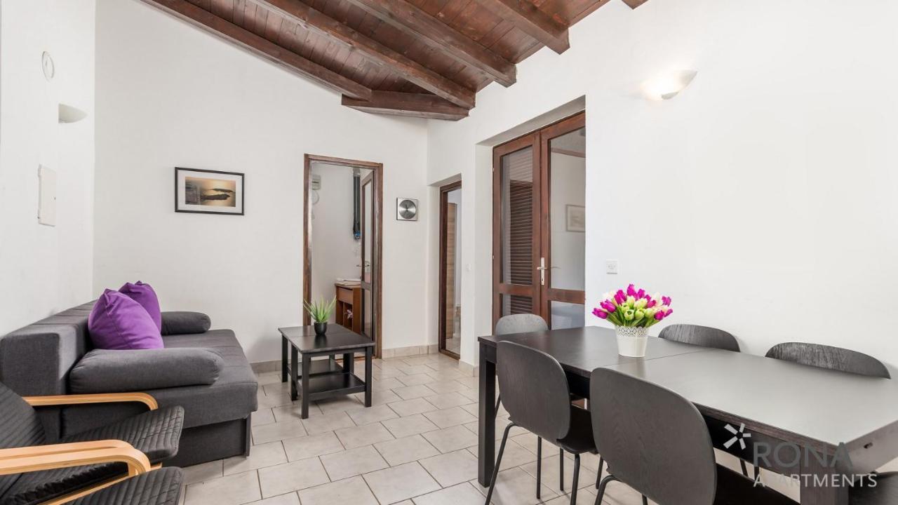 Rona Holiday Home Ana Пореч Екстериор снимка