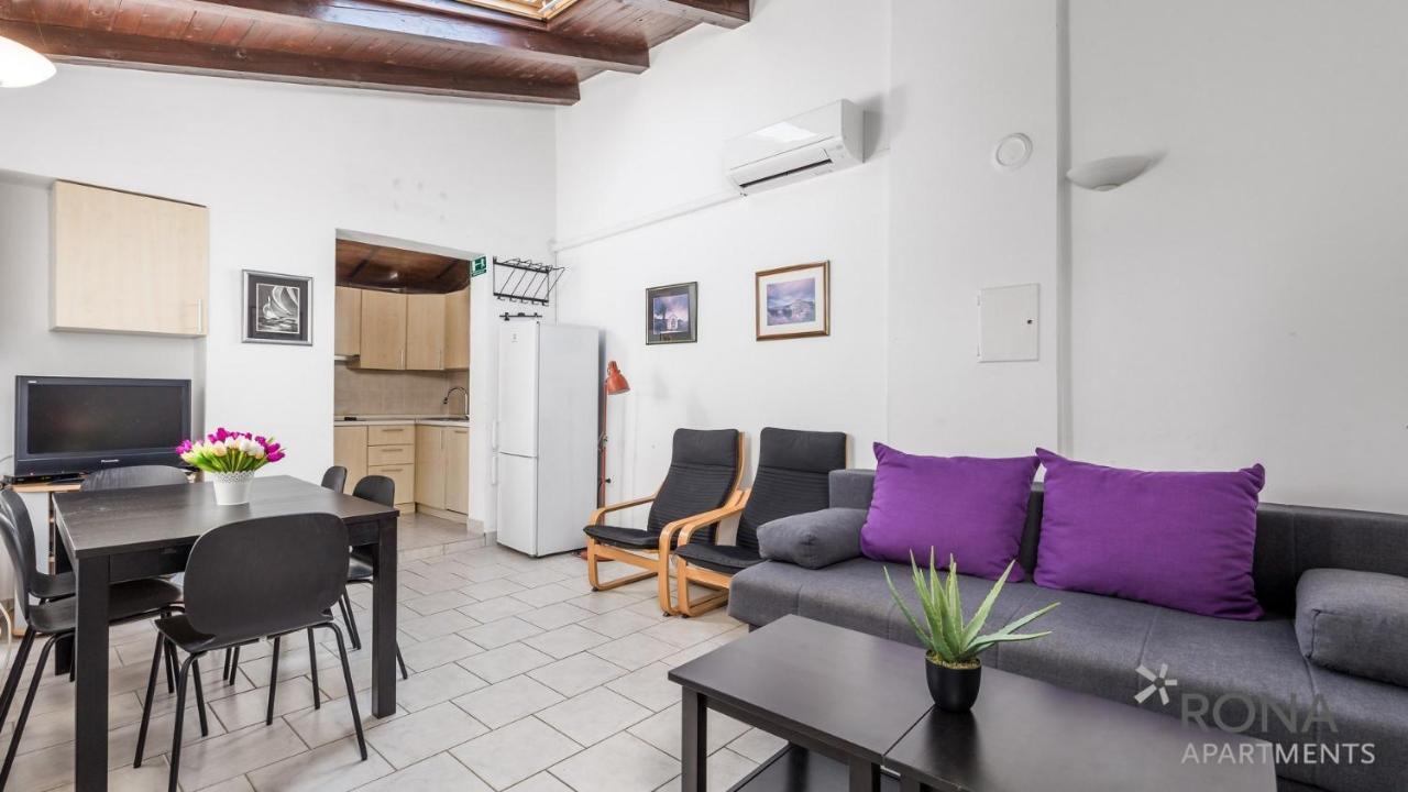 Rona Holiday Home Ana Пореч Екстериор снимка