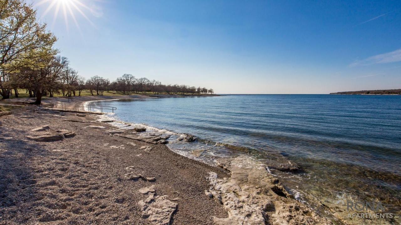 Rona Holiday Home Ana Пореч Екстериор снимка